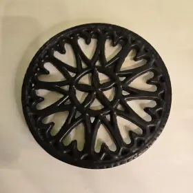 C-33bb Minuteman International Vintage 7 Inch Sunburst - Cast Iron Trivet